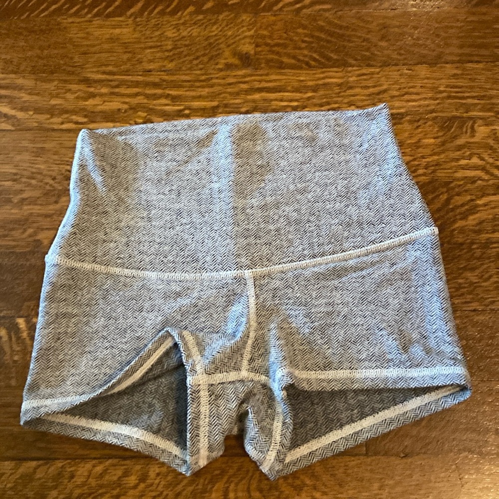 Lululemon spandex shorts, size 4 gray